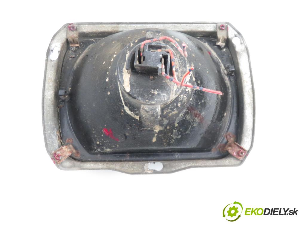 DAIHATSU FEROZA Hard Top (F300) TERENOWY 1991 1590,00 Lampy przednie 1590,00 Svetlo LP