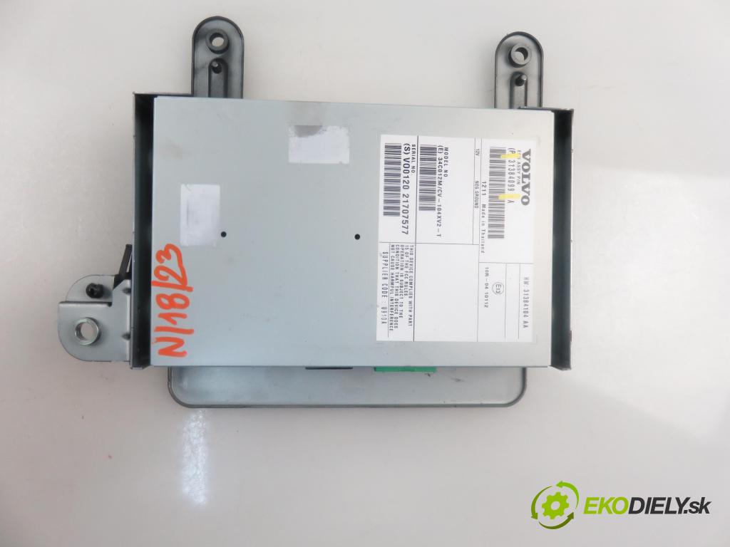 VOLVO V60 I (155) KOMBI 2012 1984,00 Wzmacniacze 1984,00 Zosilňovač 31384099 (Zosilňovače)