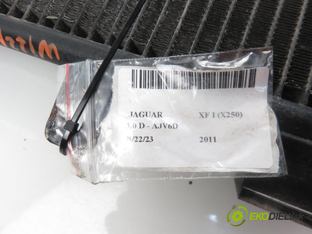 JAGUAR XF (X250) SEDAN 2011 2993,00 Chłodnice klimatyzacji (skraplacze) 2993,00 chladič klimatizace 8X2319C600AA (Chladiče klimatizace (kondenzátory))