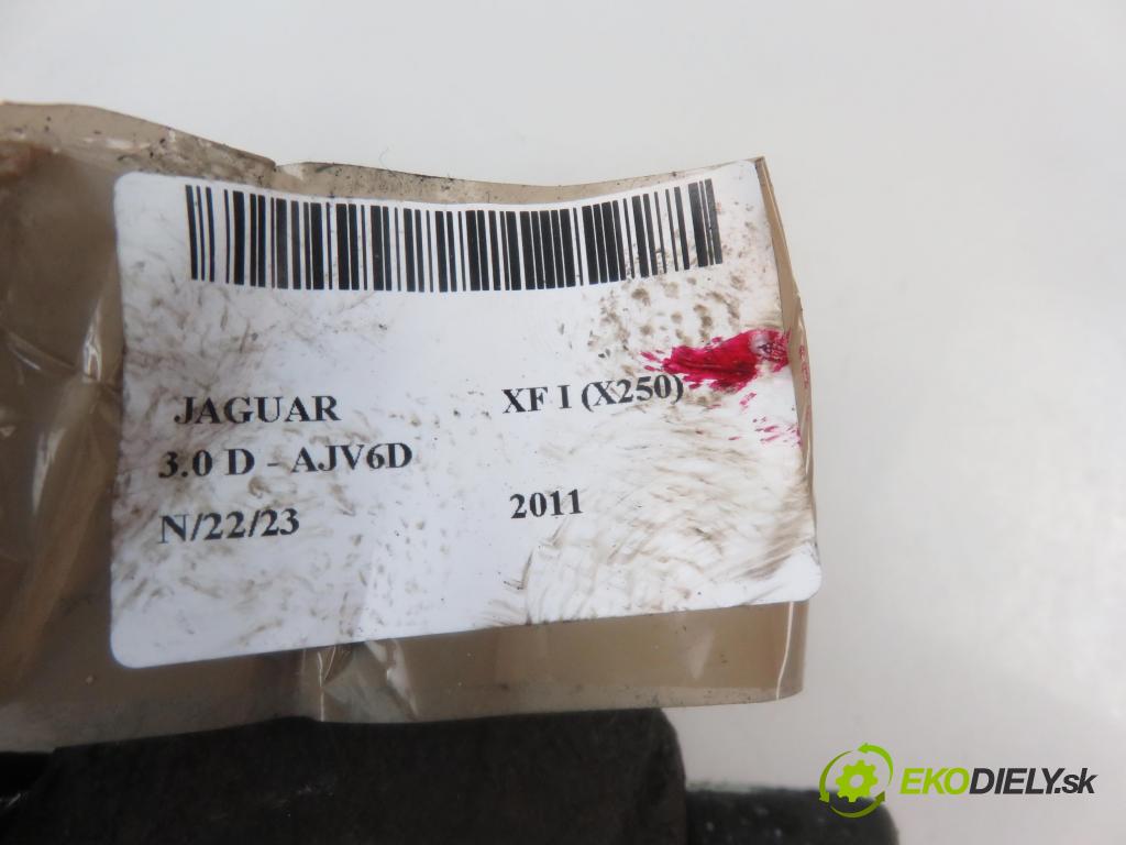 JAGUAR XF (X250) SEDAN 2011 2993,00 Zaciski 2993,00 Brzdič strmeň LP