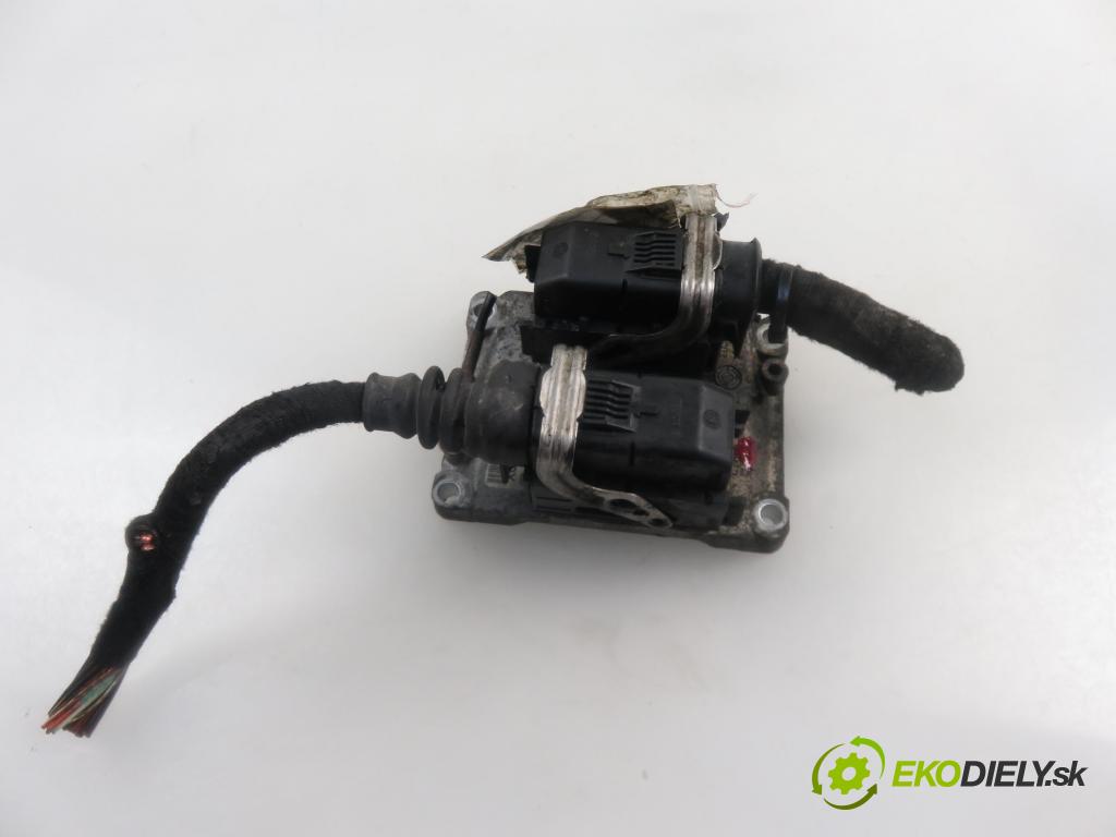 OPEL CORSA C (X01) HB 2001 1199,00 Sterowniki silnika 1199,00 Riadiaca jednotka Motor 0261207423; 24443796