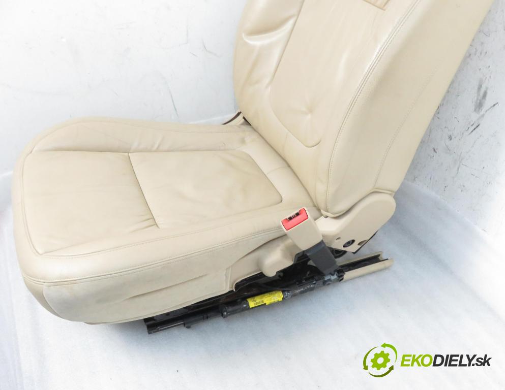 JAGUAR XF (X250) SEDAN 2011 2993,00 Fotele, kanapy 2993,00 Sedadlá, sedačky