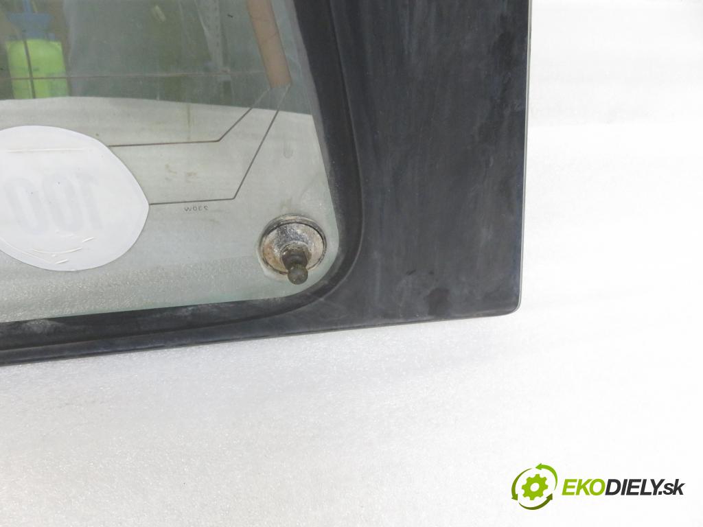 NISSAN PATHFINDER II (R50) SUV 1998 110,00 3.3 V6 4WD 150 - VG33E 3275,00 okno ZADNÍ: kapota