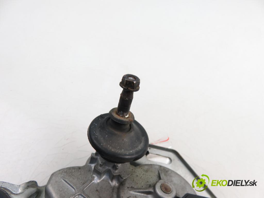 TOYOTA RAV 4 II (_A2_) SUV 2001 1995,00 Silniki wycieraczek 1995,00 Motorček stierače ZADNÉ: 8513042040 ; 1592004791