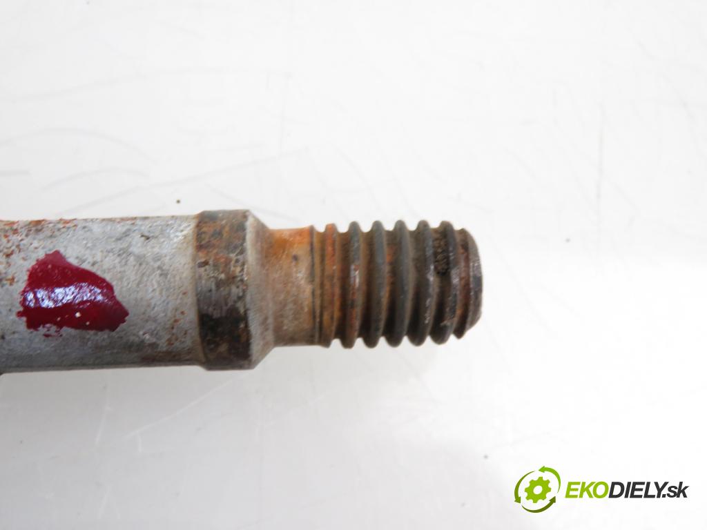 VW PASSAT B6 (3C2) SEDAN 2005 1968,00 Kompletne haki holownicze (belka + kula) 1968,00 Hák / ucho ťažné 1T0805615