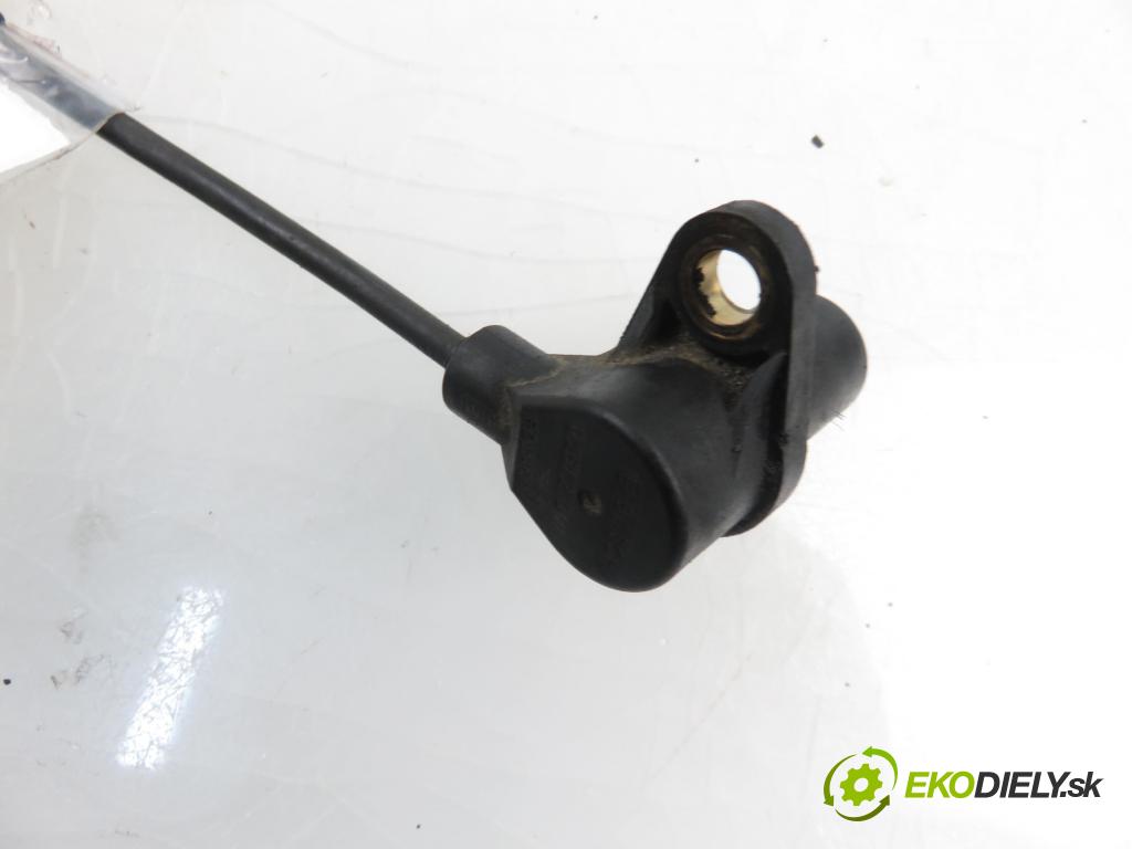 SKODA OCTAVIA I (1U2) LIFTBACK 2000 85,00 2.0  8V 116 - AQY 1984,00 snímač polohy Vačkového hřídele / kliky klikového 0261210147