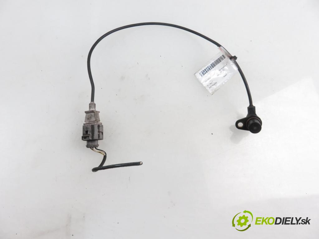 SKODA OCTAVIA I (1U2) LIFTBACK 2000 85,00 2.0  8V 116 - AQY 1984,00 snímač polohy Vačkového hřídele / kliky klikového 0261210147