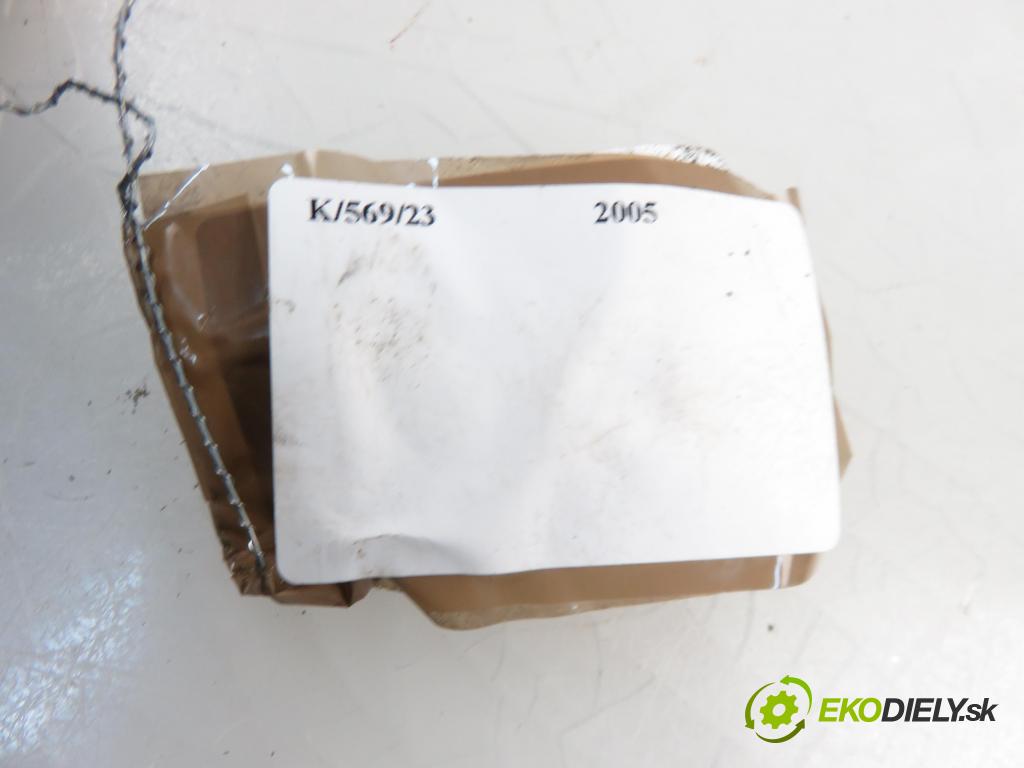 OPEL COMBO C KOMBIVAN 2005 1686,00 Silniki wycieraczek 1686,00 Motorček stierače ZADNÉ: 9225635