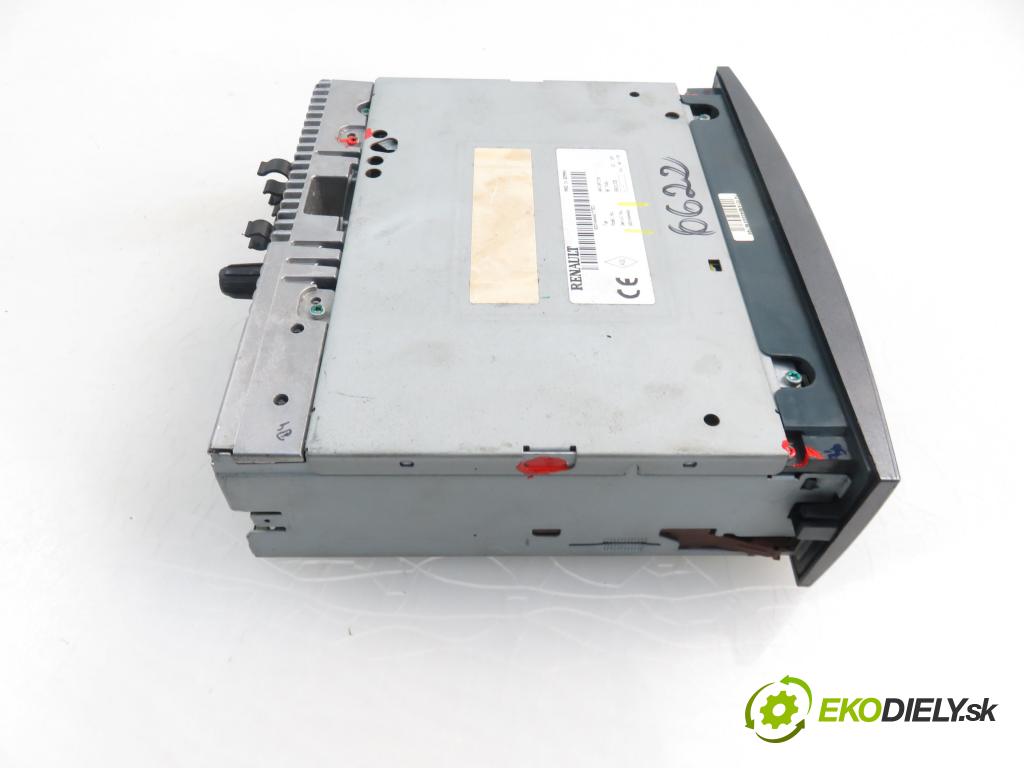 RENAULT SCENIC II (JM0/1_) MINIVAN 2005 1998,00 Radioodtwarzacze 1998,00 RADIO CD 8200484426