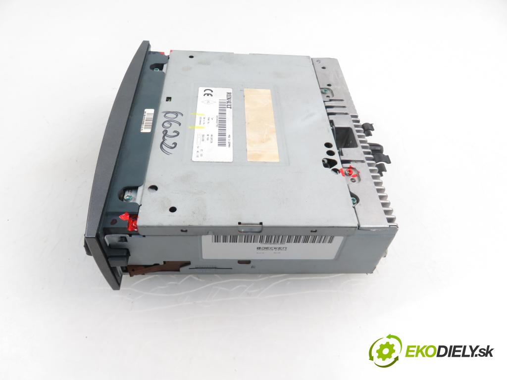 RENAULT SCENIC II (JM0/1_) MINIVAN 2005 1998,00 Radioodtwarzacze 1998,00 RADIO CD 8200484426