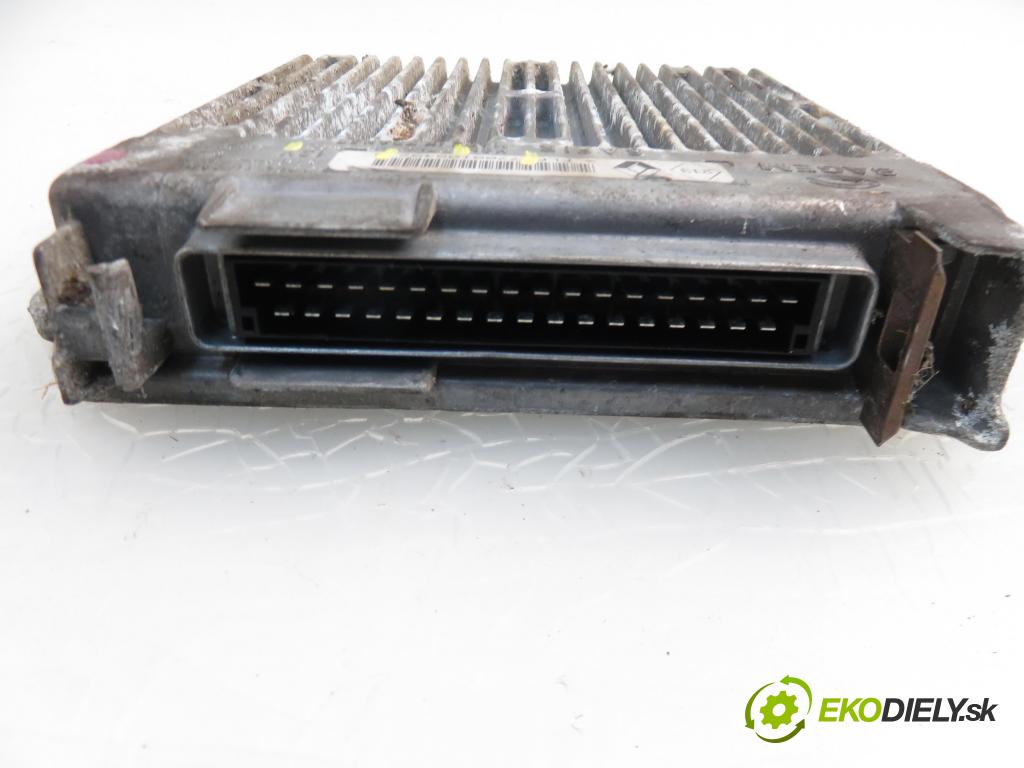 RENAULT TWINGO I (C06_) HB 1997 1149,00 Sterowniki silnika 1149,00 Riadiaca jednotka Motor 7700108452; 7700105560