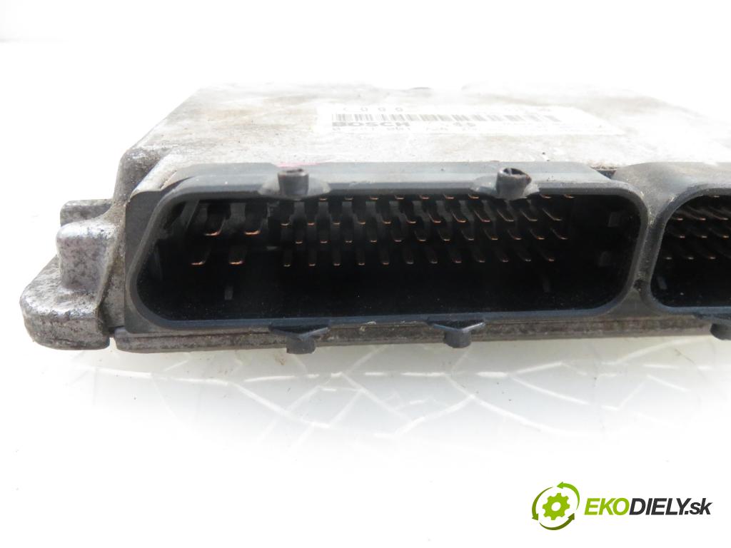 AUDI A3 (8L1) HB 1997 1896,00 Sterowniki silnika 1896,00 Riadiaca jednotka Motor 038906018AR; 0281001728