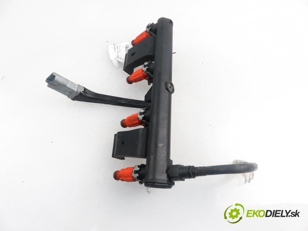 PEUGEOT 307 (3A/C) HB 2004 80,00 1.6 16V - NFU (TU5JP4) 1587,00 Lišta vstrekovacia 9650764780 ; 0280156034 (Vstrekovacia lišta)