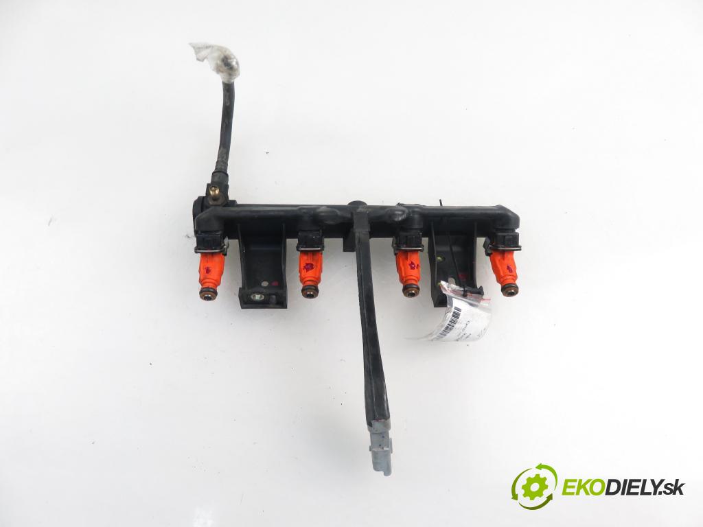 PEUGEOT 307 (3A/C) HB 2004 80,00 1.6 16V - NFU (TU5JP4) 1587,00 Lišta vstrekovacia 9650764780 ; 0280156034 (Vstrekovacia lišta)