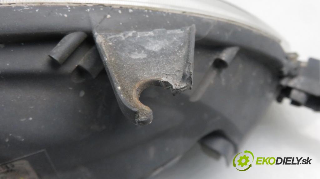 TOYOTA YARIS (_P1_) HB 2003 998,00 Lampy przednie 998,00 Svetlo LP 89008658