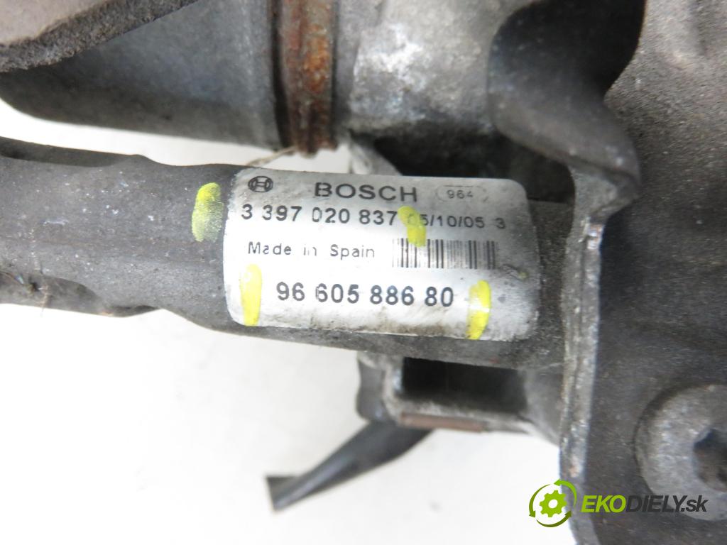 PEUGEOT 407 coupe (6C_) COUPE 2006 2946,00 Silniki wycieraczek 2946,00 Motorček stieračov predný 9660588680; 3397020837; 0390241951