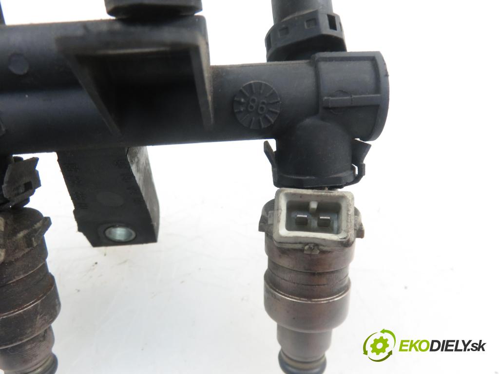 CITROEN BERLINGO / BERLINGO FIRST nadwozie wielkoprzestrzenne (MPV) HB 1998 1360,00 Listwy wtryskowe 1360,00 Lišta vstrekovacia 9619012480; IW155 (Vstrekovacie lišty)