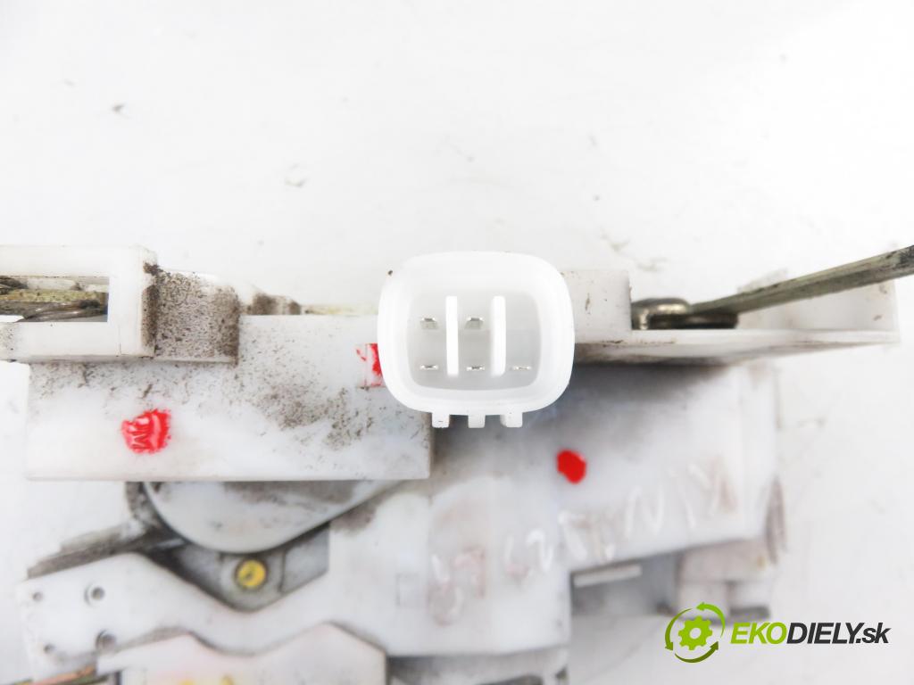 TOYOTA AVENSIS Station Wagon (_T22_) KOMBI 2000 1975,00 Zamki 1975,00 zámok