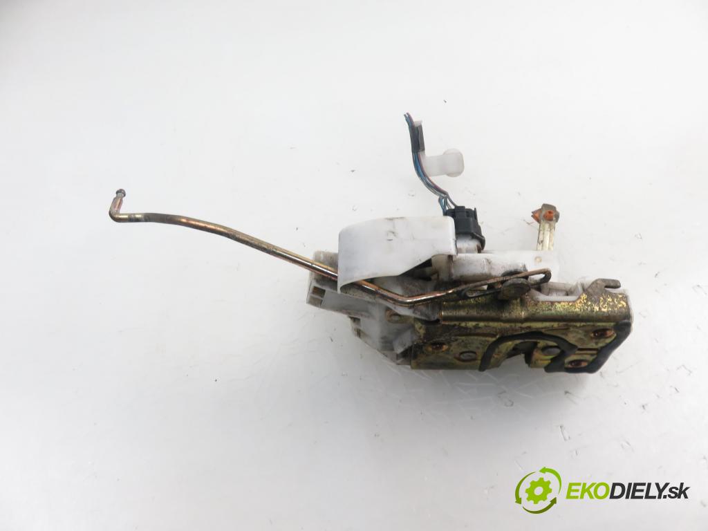 TOYOTA AVENSIS Station Wagon (_T22_) KOMBI 2000 1975,00 Zamki 1975,00 zámok