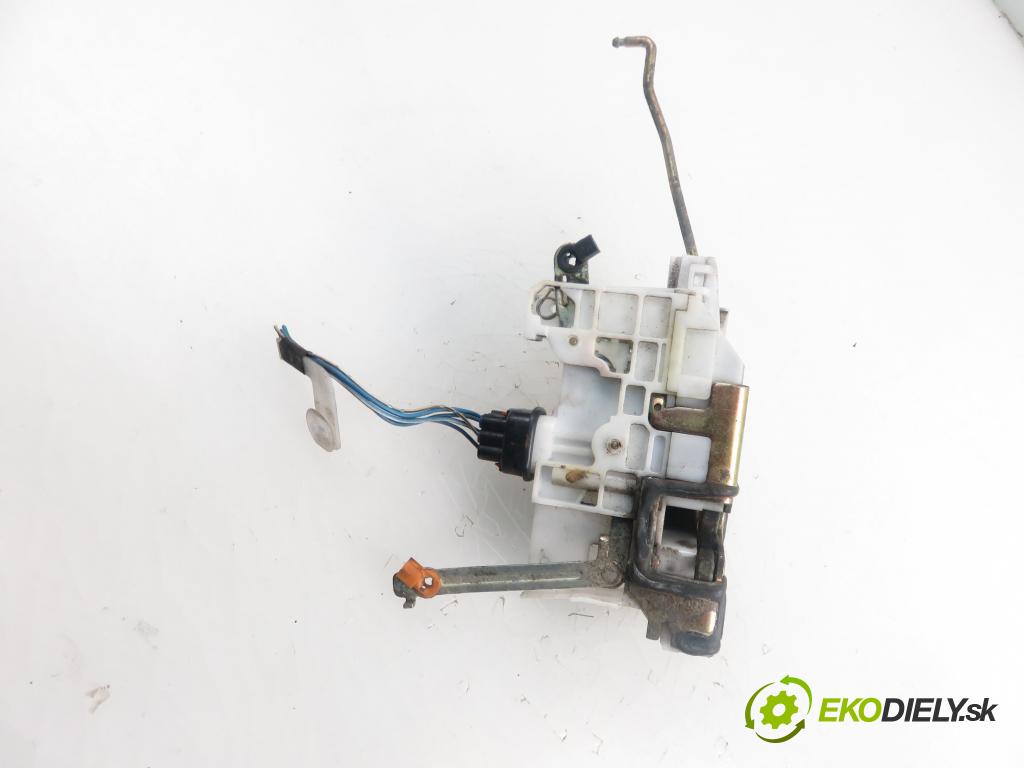 TOYOTA AVENSIS Station Wagon (_T22_) KOMBI 2000 1975,00 Zamki 1975,00 zámok