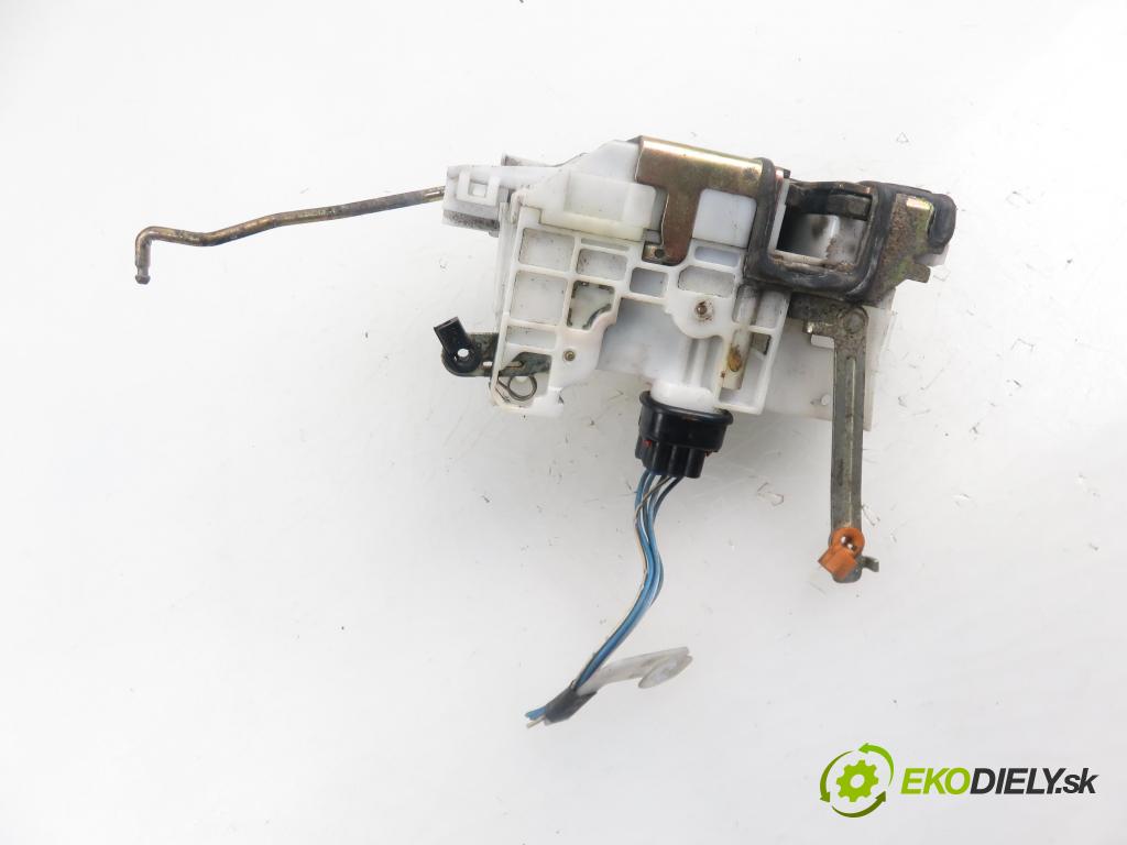 TOYOTA AVENSIS Station Wagon (_T22_) KOMBI 2000 1975,00 Zamki 1975,00 zámok