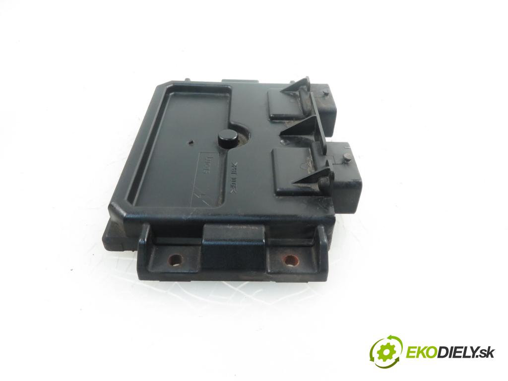 PEUGEOT 206 liftback (2A/C) HB 2002 1868,00 Sterowniki silnika 1868,00 Riadiaca jednotka Motor 9648201580