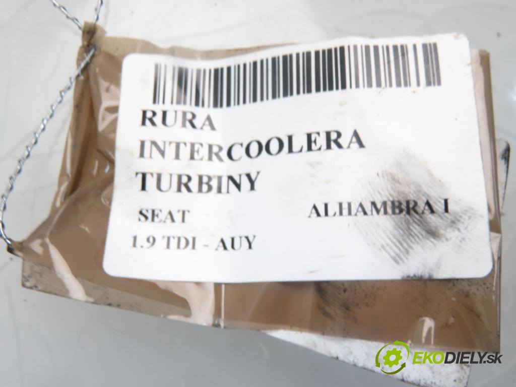 SEAT ALHAMBRA (7V8, 7V9) MINIVAN 2003 1896,00 Przewody chłodnic powietrza 1896,00 Rúra intercoolera turba 7M3145957A; YM2110C352EA