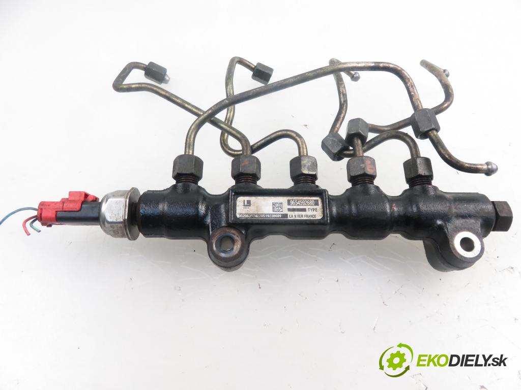 FORD FIESTA V (JH_, JD_) HB 2005 1399,00 Listwy wtryskowe 1399,00 Lišta vstrekovacia 9654592680 (Vstrekovacie lišty)