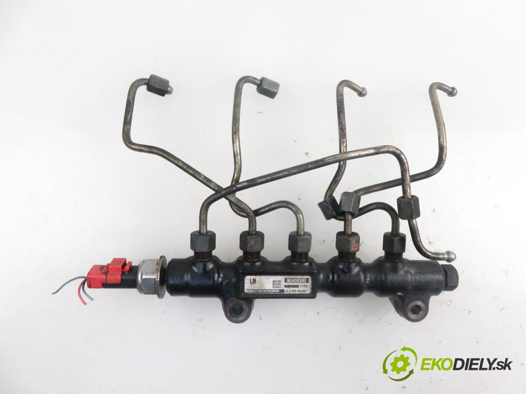 FORD FIESTA V (JH_, JD_) HB 2005 1399,00 Listwy wtryskowe 1399,00 Lišta vstrekovacia 9654592680 (Vstrekovacie lišty)