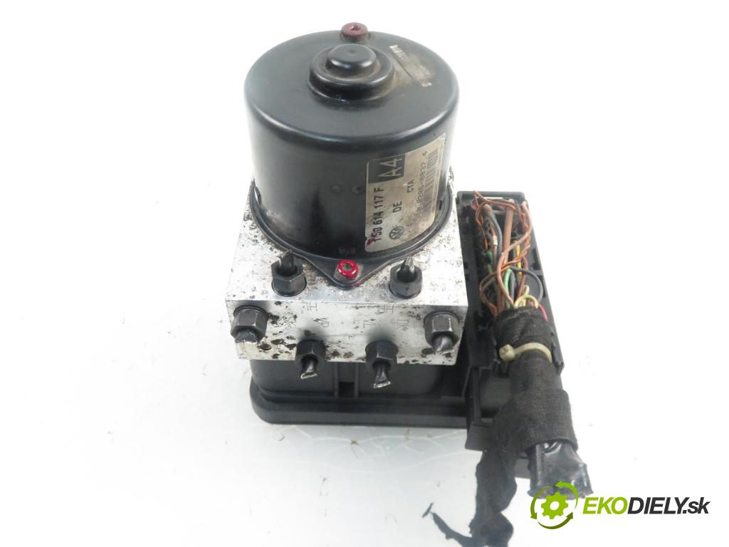 VW GOLF IV (1J1) HB 2001 1896,00 Sterowniki ABS 1896,00 Pumpa ABS 1J0614117F; 1C0907379J; 10020600374 (Pumpy ABS)