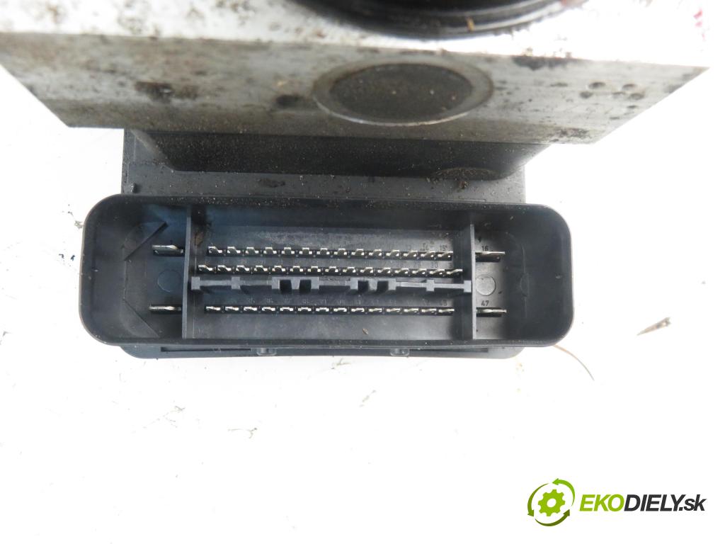 VW GOLF IV (1J1) HB 2001 1896,00 Sterowniki ABS 1896,00 Pumpa ABS 1J0614117F; 1C0907379J; 10020600374 (Pumpy ABS)