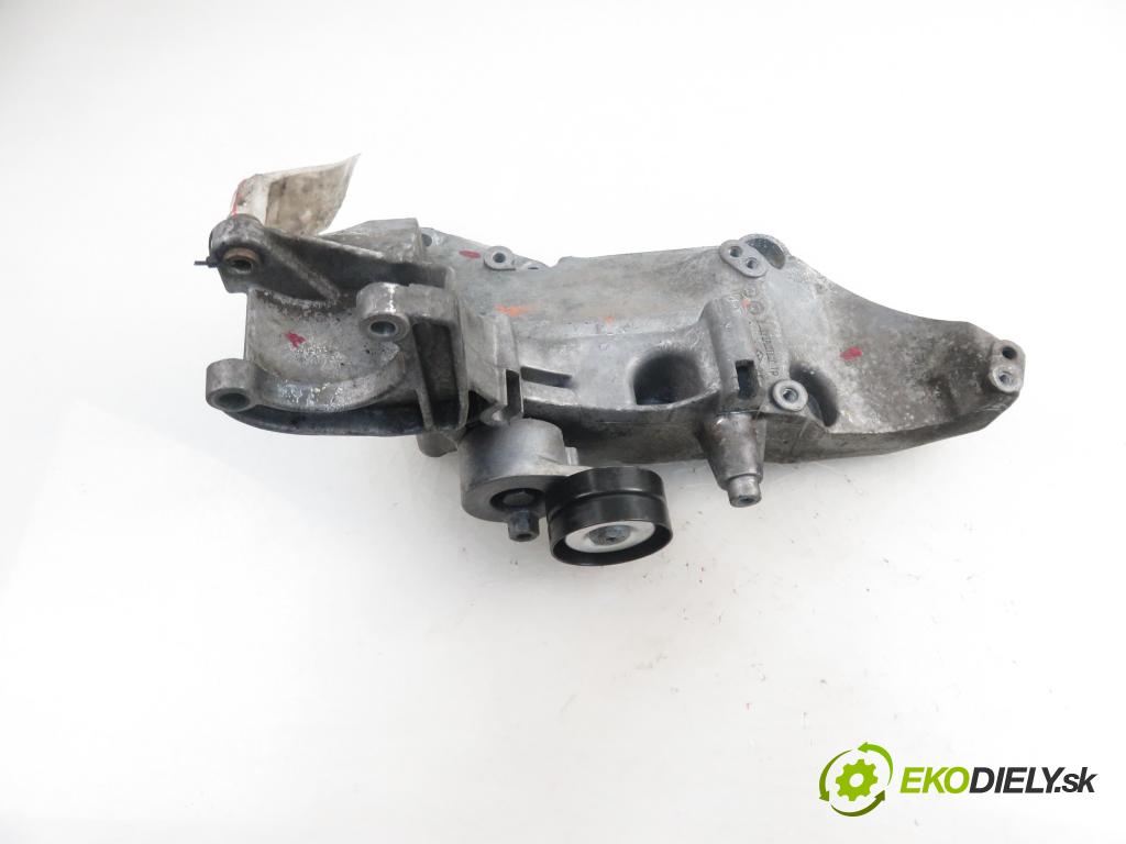 MITSUBISHI CARISMA (DA_) LIFTBACK 2001 1870,00 Wsporniki i łapy 1870,00 Uchytenie alternátora 7700115750