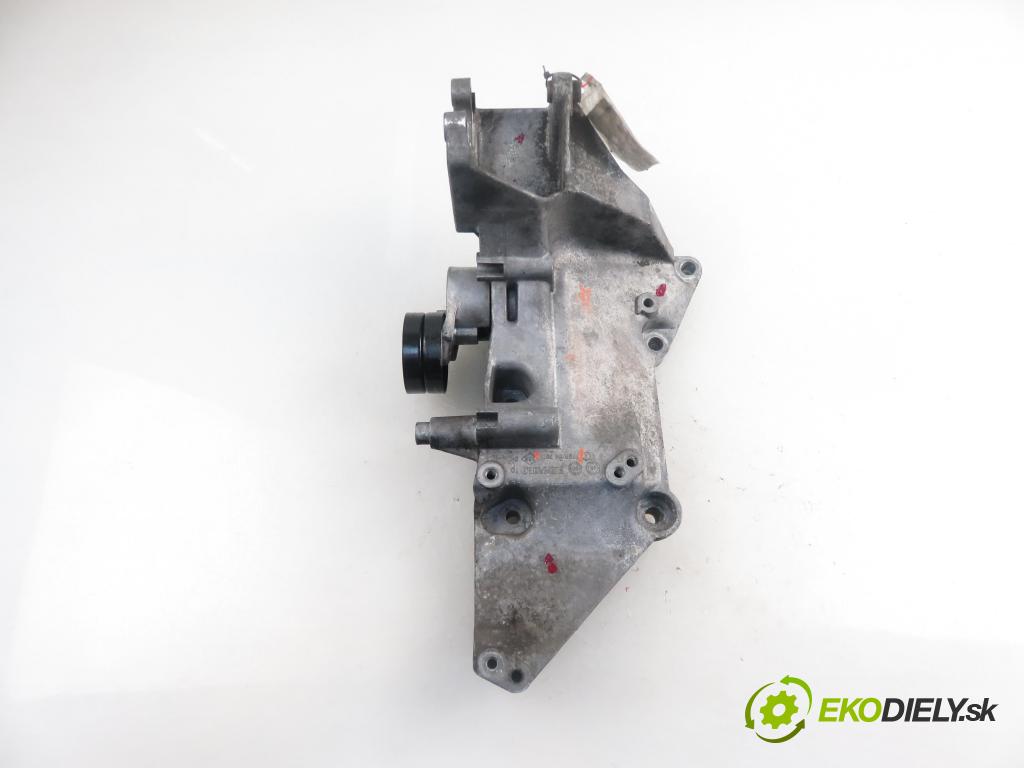 MITSUBISHI CARISMA (DA_) LIFTBACK 2001 1870,00 Wsporniki i łapy 1870,00 Uchytenie alternátora 7700115750