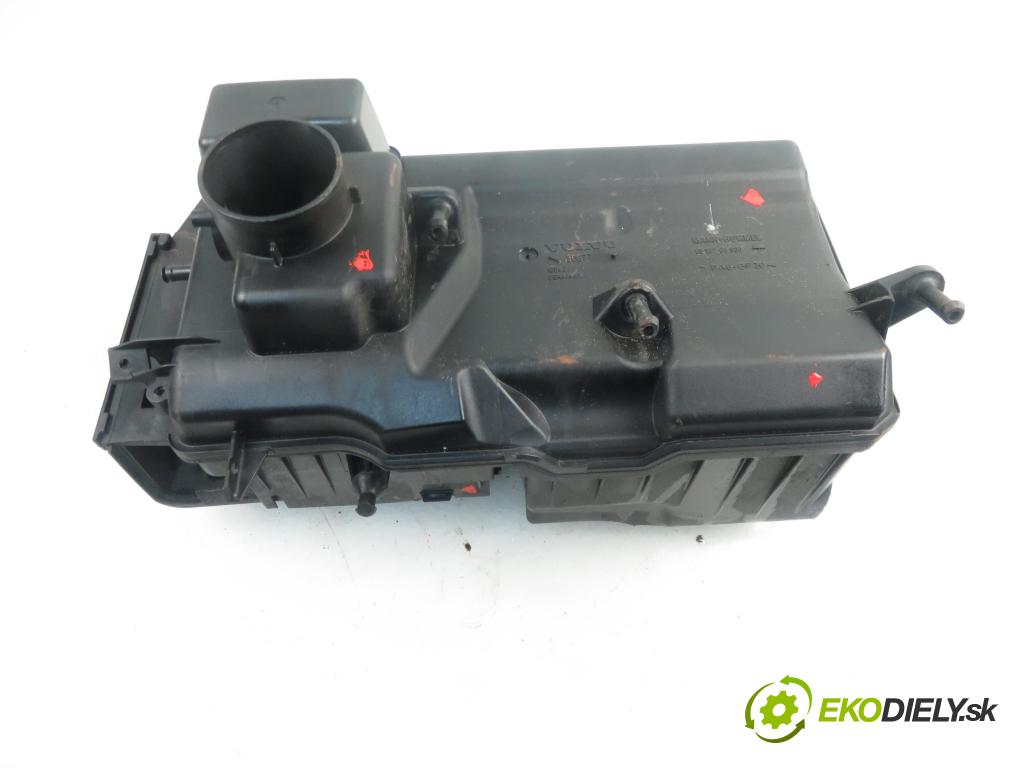 VOLVO S40 II (MS) SEDAN 2004 2435,00 Obudowy filtrów powietrza 2435,00 Obal filtra vzduchu 30677532; 30650076 (Obaly filtrov vzduchu)