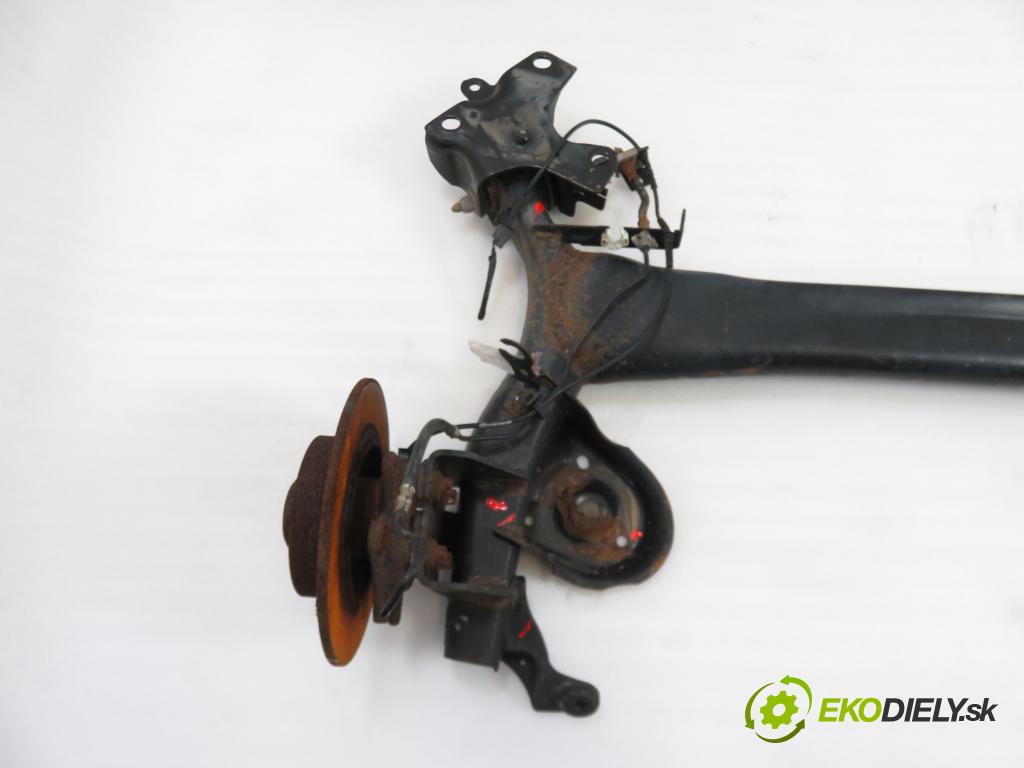 RENAULT MEGANE III liftback (BZ0/1_) HB 2009 78,00 1.5 dCi - K9K 832 1461,00 výztuha zadní část ABS