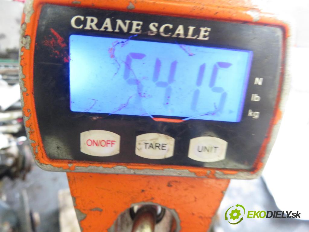 RENAULT MEGANE III liftback (BZ0/1_) HB 2009 78,00 1.5 dCi - K9K 832 1461,00 výztuha zadní část ABS