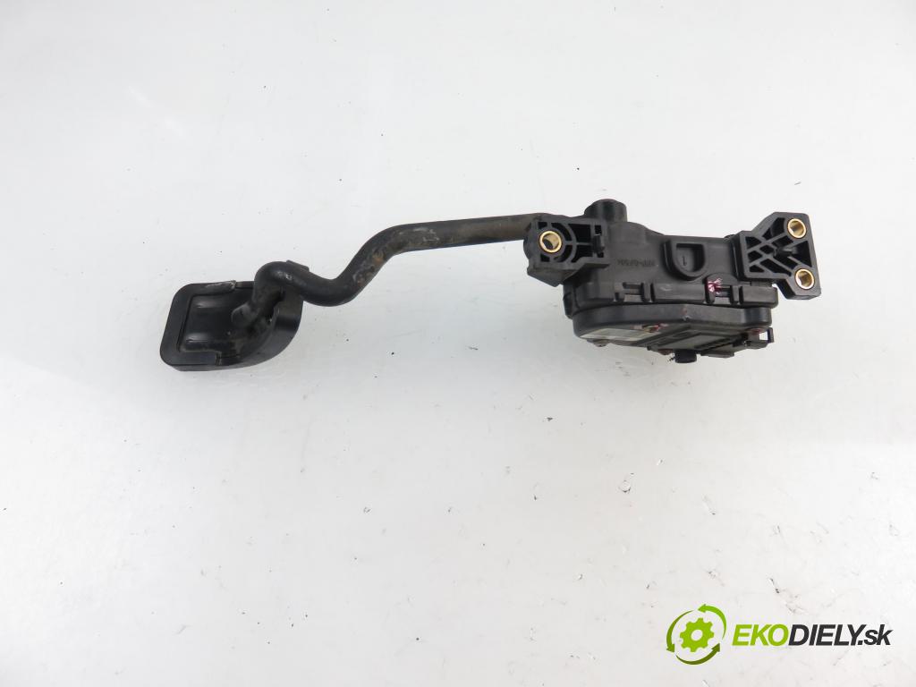 VW PASSAT B5 (3B2) SEDAN 2000 85,00 1.9 TDI - ATJ 1896,00 potenciometr plynového pedálu 8D2721523 ; 6PV00777009 (Potenciometr plynového pedálu)