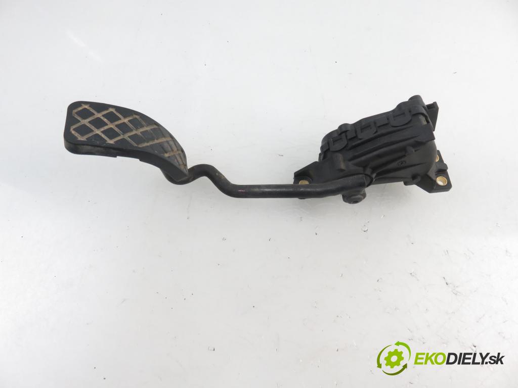 VW PASSAT B5 (3B2) SEDAN 2000 85,00 1.9 TDI - ATJ 1896,00 potenciometr plynového pedálu 8D2721523 ; 6PV00777009 (Potenciometr plynového pedálu)