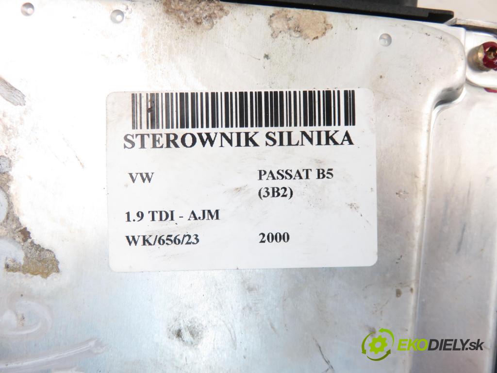 VW PASSAT B5 (3B2) SEDAN 2000 1896,00 Sterowniki silnika 1896,00 Riadiaca jednotka Motor 038906019BK; 0281010305