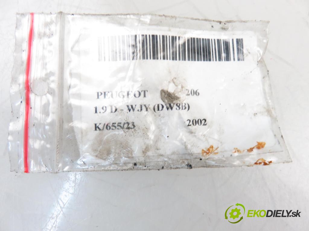 PEUGEOT 206 liftback (2A/C) HB 2002 1868,00 Wtryskiwacze 1868,00 vstrekovač 6736001 (Vstrekovače)