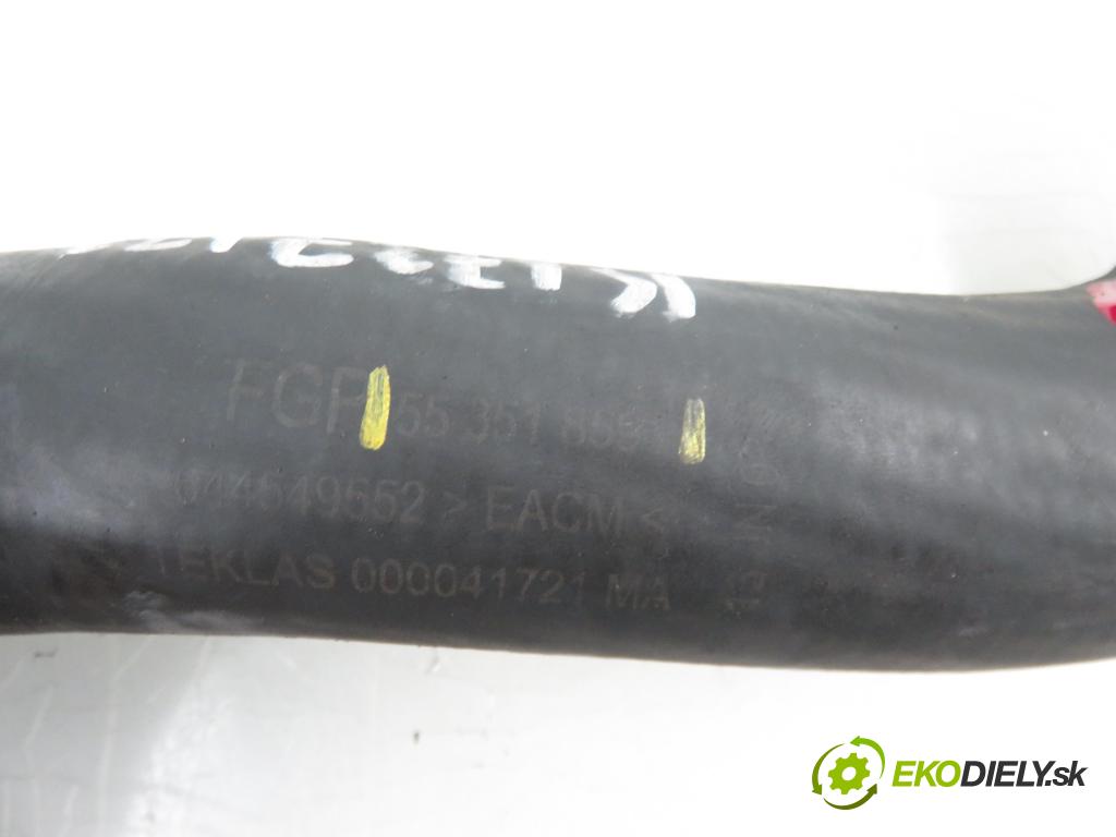OPEL MERIVA A nadwozie wielkoprzestrzenne (MPV) (X03) HB 2003 1686,00 Przewody chłodnic powietrza 1686,00 Rúra intercoolera turba 55351859