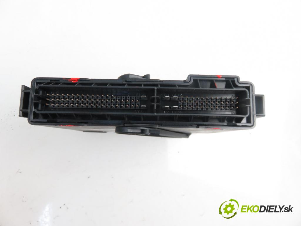 OPEL MERIVA A nadwozie wielkoprzestrzenne (MPV) (X03) MINIVAN 2003 1686,00 Moduły komfortu 1686,00 MODUL komfortu 13111111; 330518684; 5WK48664D