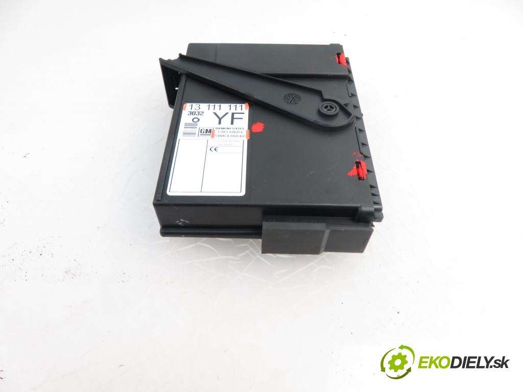 OPEL MERIVA A nadwozie wielkoprzestrzenne (MPV) (X03) MINIVAN 2003 1686,00 Moduły komfortu 1686,00 MODUL komfortu 13111111; 330518684; 5WK48664D