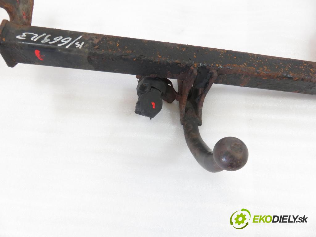 MITSUBISHI CARISMA (DA_) LIFTBACK 2001 1870,00 Kompletne haki holownicze (belka + kula) 1870,00 Hák 