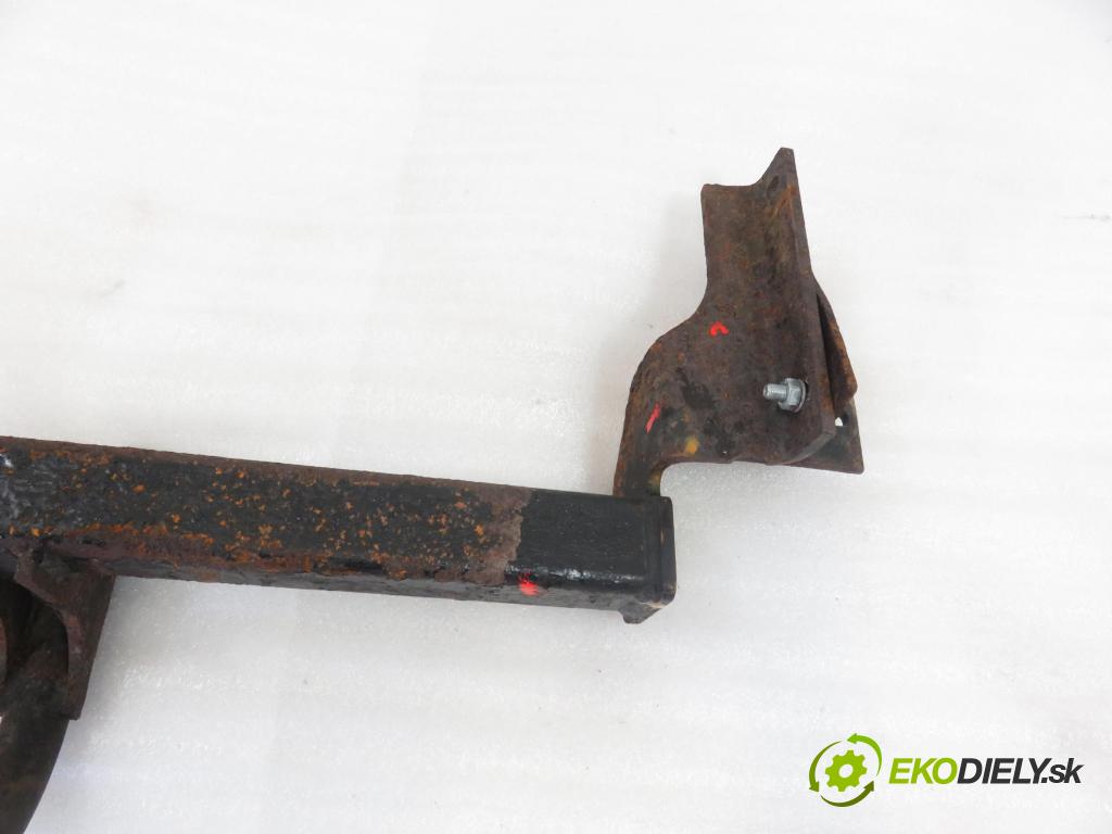 MITSUBISHI CARISMA (DA_) LIFTBACK 2001 1870,00 Kompletne haki holownicze (belka + kula) 1870,00 Hák