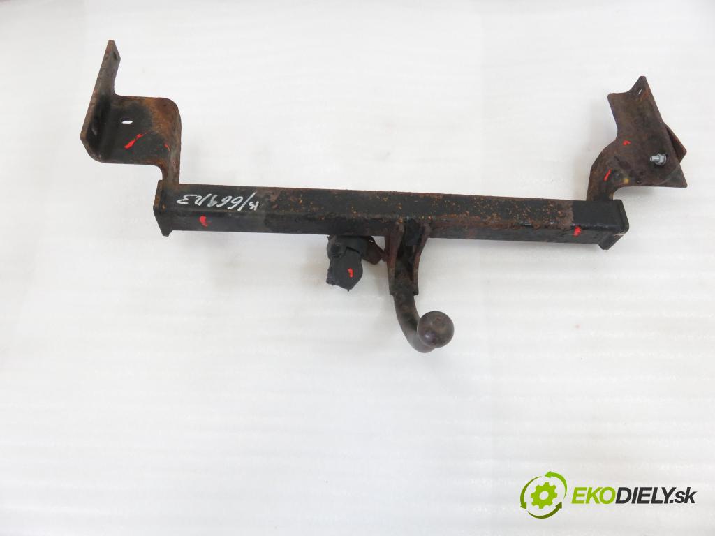 MITSUBISHI CARISMA (DA_) LIFTBACK 2001 1870,00 Kompletne haki holownicze (belka + kula) 1870,00 Hák