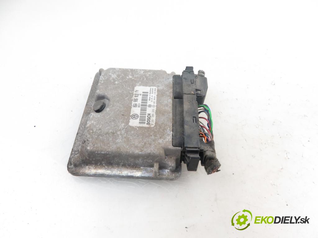 SKODA OCTAVIA I (1U2) LIFTBACK 2001 1984,00 Sterowniki silnika 1984,00 Riadiaca jednotka Motor 0261206266; 06A906018FH