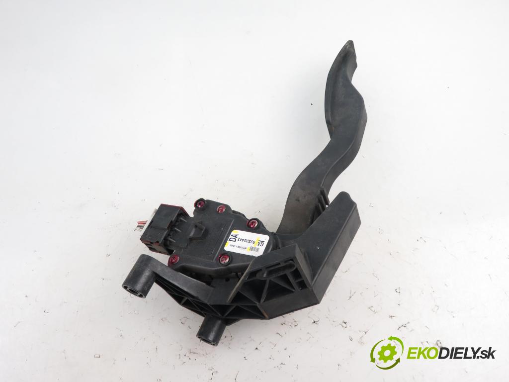 OPEL MERIVA A nadwozie wielkoprzestrzenne (MPV) (X03) HB 2003 1686,00 Pozostałe 1686,00 Potenciometer plynového pedálu 93335443DA; 93335443; 6PV00811002 (Pedále)
