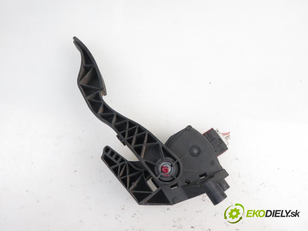 OPEL MERIVA A nadwozie wielkoprzestrzenne (MPV) (X03) HB 2003 1686,00 Pozostałe 1686,00 Potenciometer plynového pedálu 93335443DA; 93335443; 6PV00811002 (Pedále)