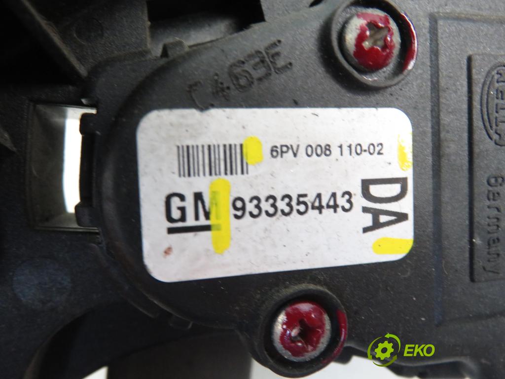 OPEL MERIVA A nadwozie wielkoprzestrzenne (MPV) (X03) HB 2003 1686,00 Pozostałe 1686,00 Potenciometer plynového pedálu 93335443DA; 93335443; 6PV00811002 (Pedále)